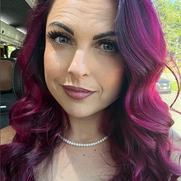 Meet your Posher, Lauren - Picture 1 of 1